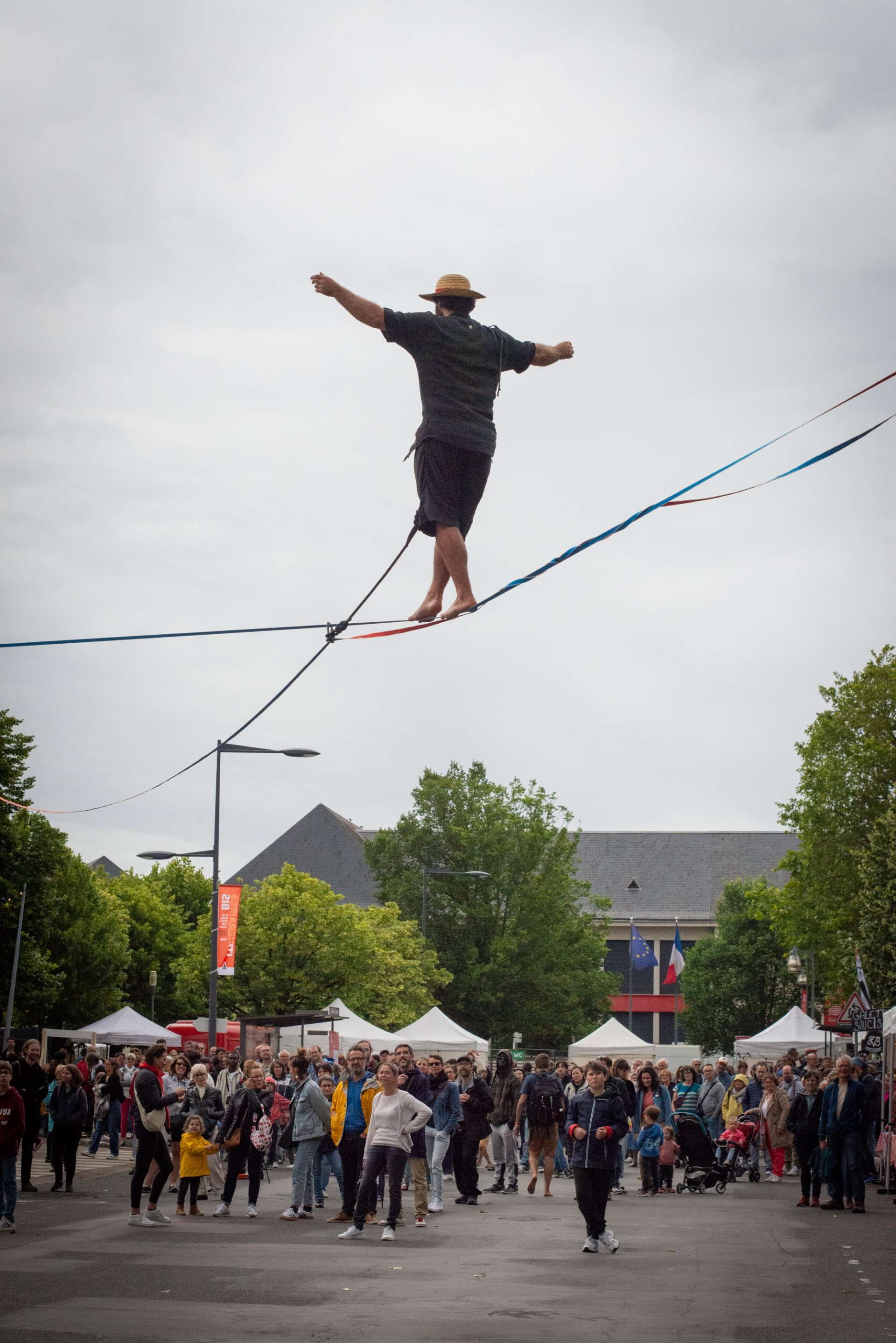 homme sur slakeline